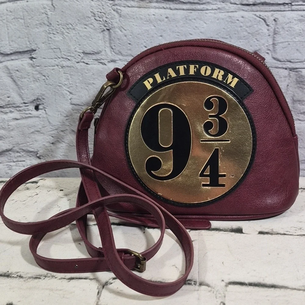 Harry Potter Hogwarts Express Platform 9 3/4 Purse Vegan Leather‎ Dome Crossbody